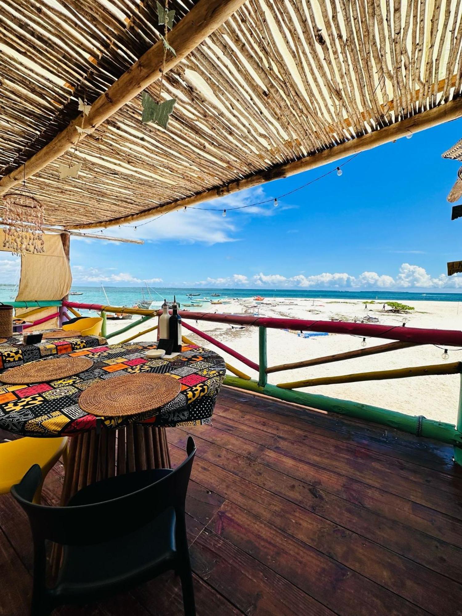 Furaha Beach Rooms ケンドワ エクステリア 写真